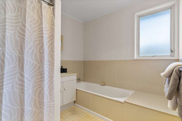 47 Thornlow Street Glendene_12