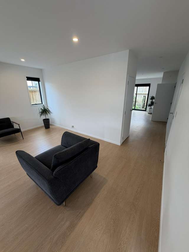 4 Rautahi Street Flat Bush_4