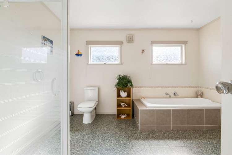 21 Stapleford Crescent Browns Bay_14