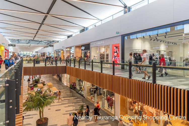 61 Bathurst Crescent Pyes Pa_17