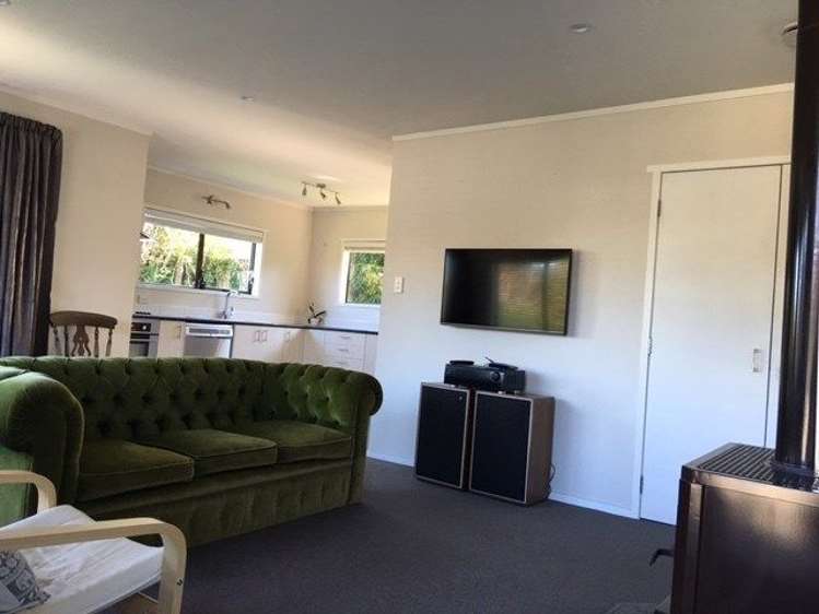 2/135 Edmonton Road Te Atatu South_5