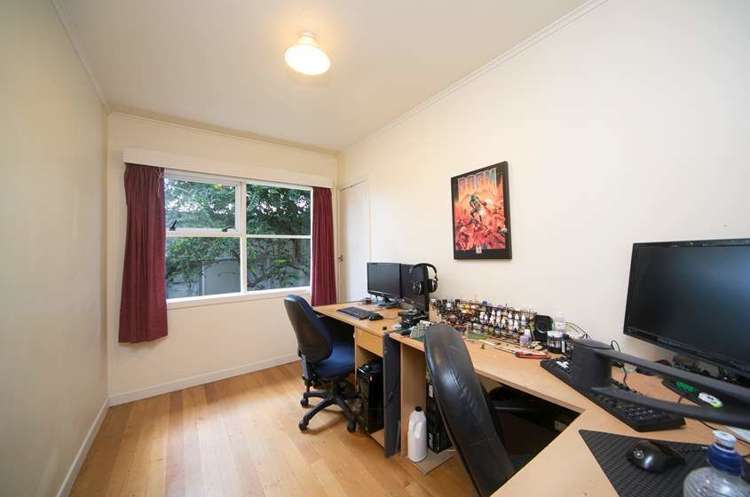 Netherlands Avenue Kelston_4