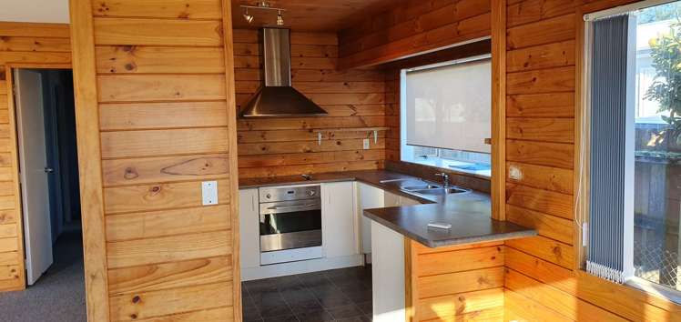 24A Woodford Avenue Henderson_2