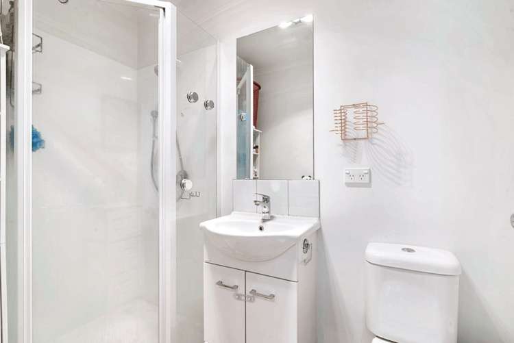 16 Pangu Way Mangere_5