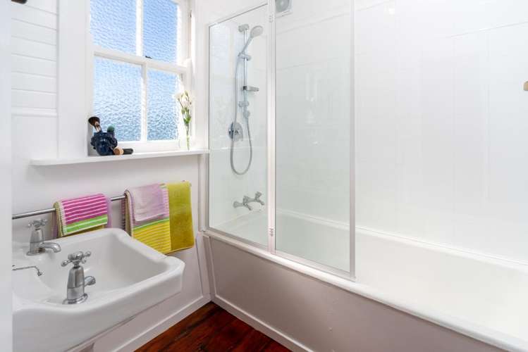 495 Karaka Bay Road Karaka Bays_22