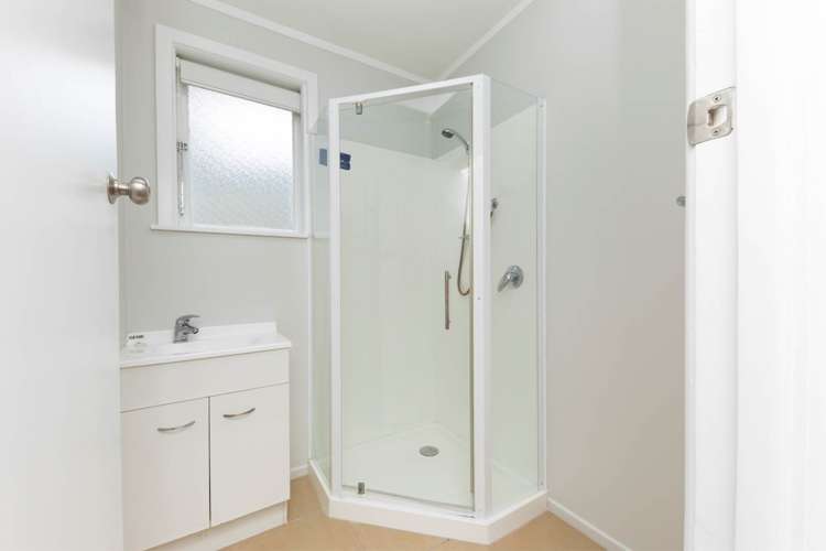 7 Glengarry Road Glen Eden_11