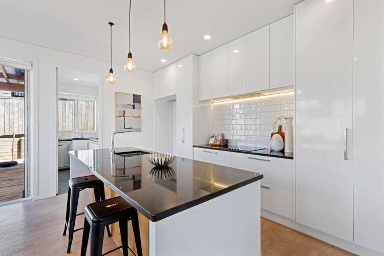 36 Fernhill Way Oteha_6