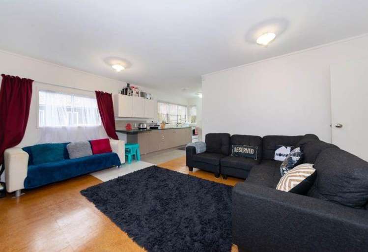 39 Helleur Road Massey_9