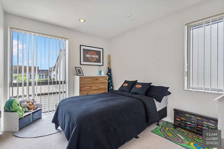 11 Phar Lap Crescent Takanini_11