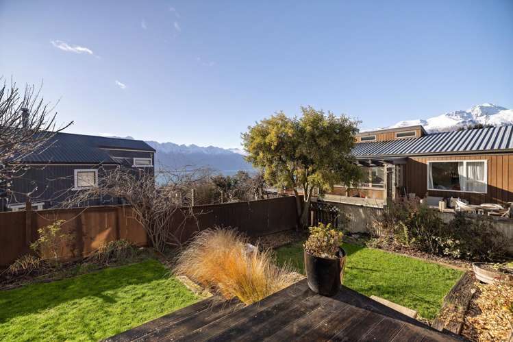 23 Greenstone Place Fernhill/Sunshine Bay_10