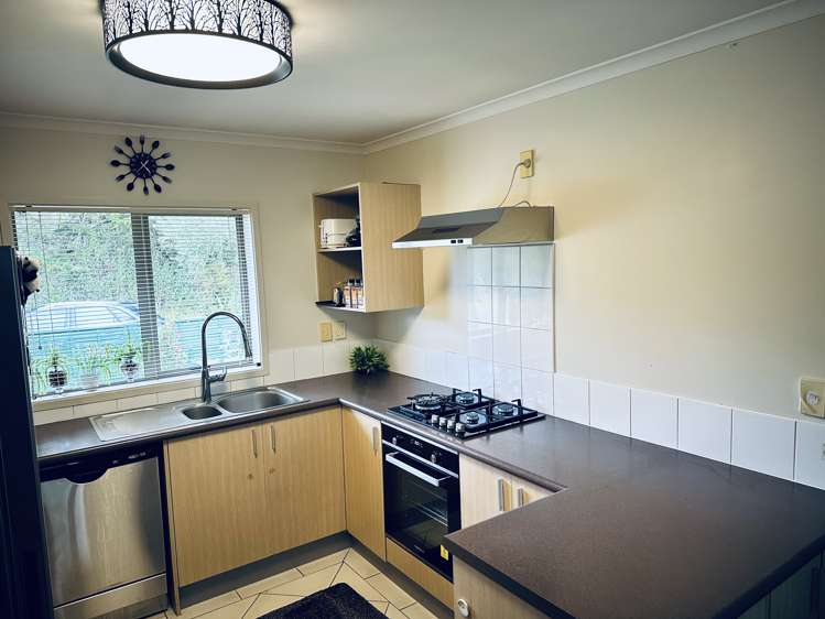 27 Verdale Circle Glen Eden_9