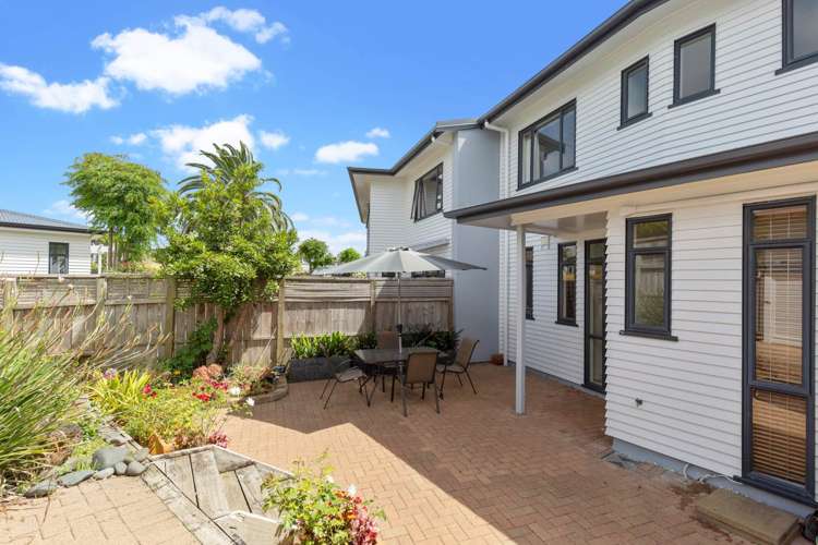 42/2 Armoy Drive East Tamaki_1