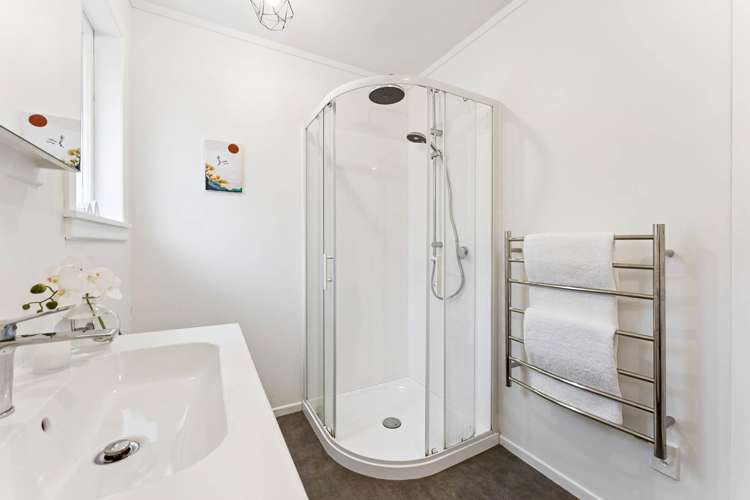 6 Tiri Tiri Road Birkdale_20
