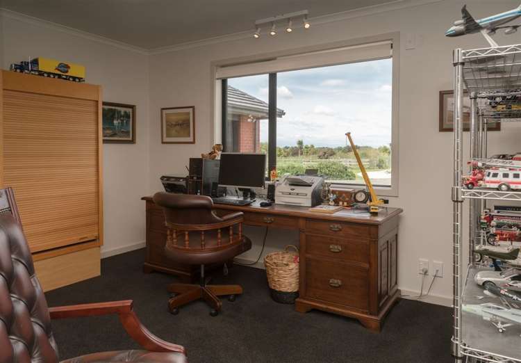 1018c Camerons Line Feilding_11