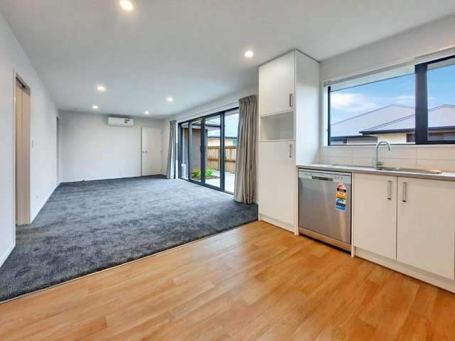 2/19 Monarch Drive 11103_2