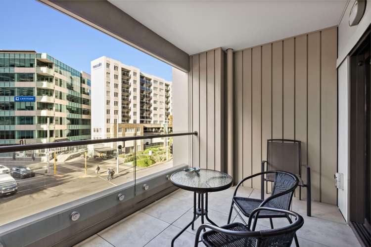 204/41 Beach Road_1