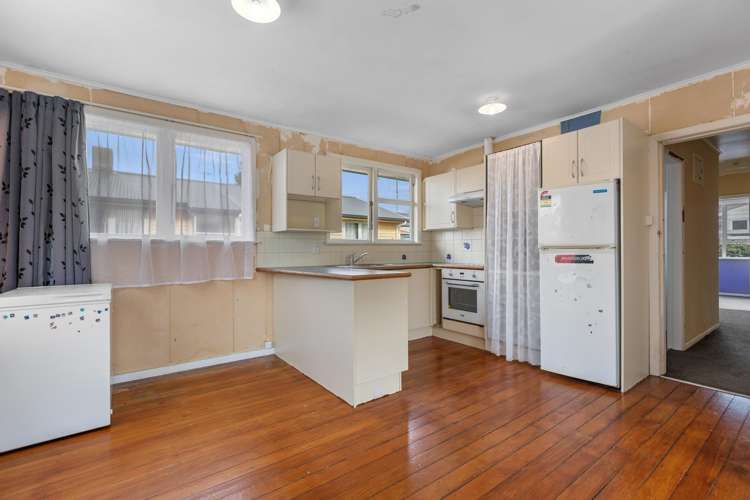 9 Henderson Crescent Parkvale_11