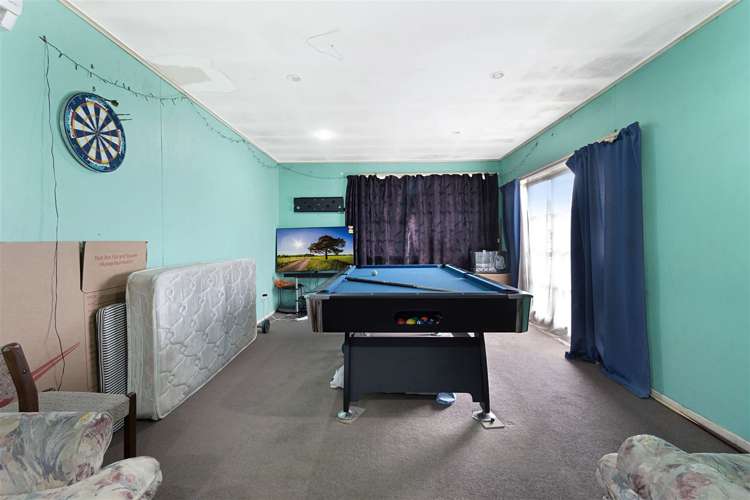 97 Cobham Crescent Kelston_12