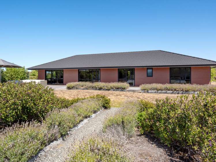 8 Edgewater Place Rarangi_0