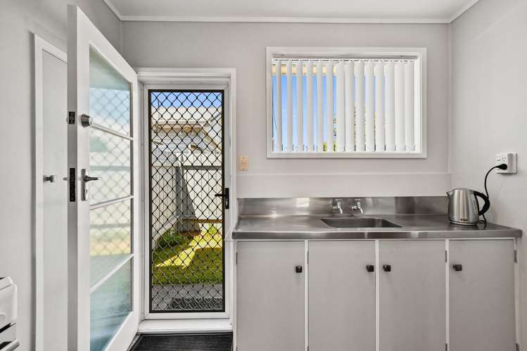 2/42 Halsey Road Manurewa_6