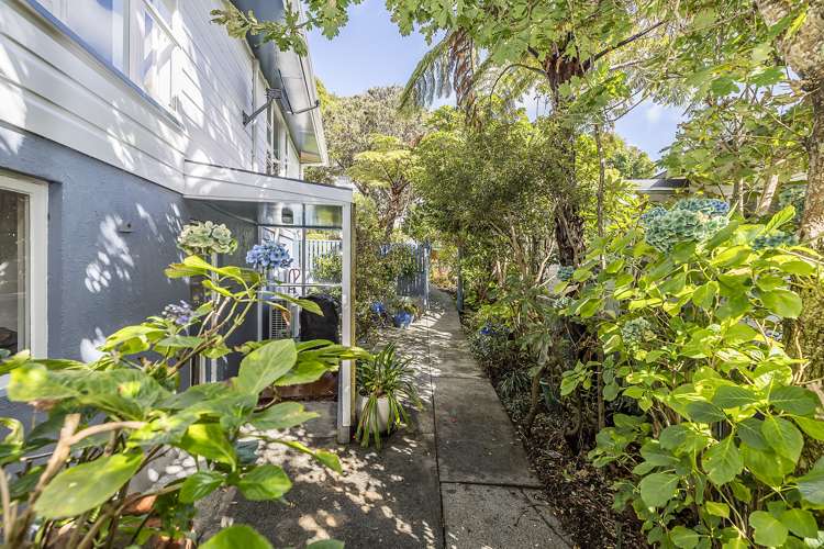 27 Saint Albans Avenue Karori_13