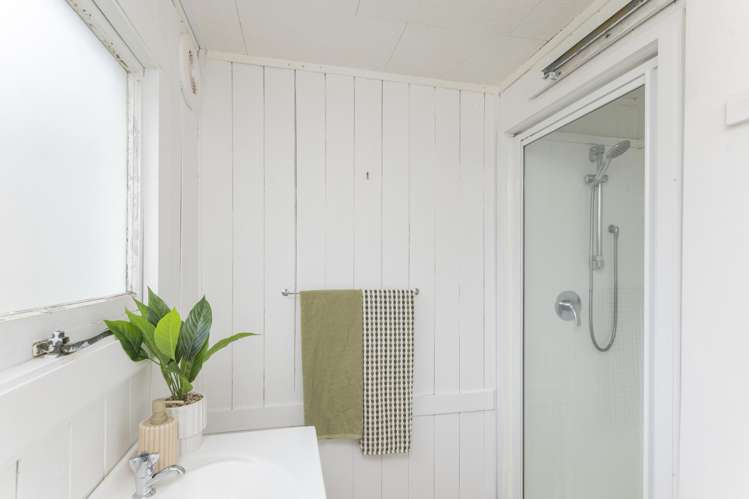 731 Gladstone Road Te Hapara_12