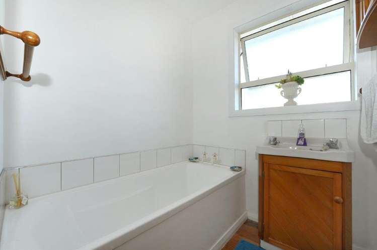 39 Dunstan Crescent Hornby_11