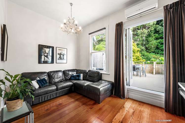 8 Russell Terrace Newtown_7