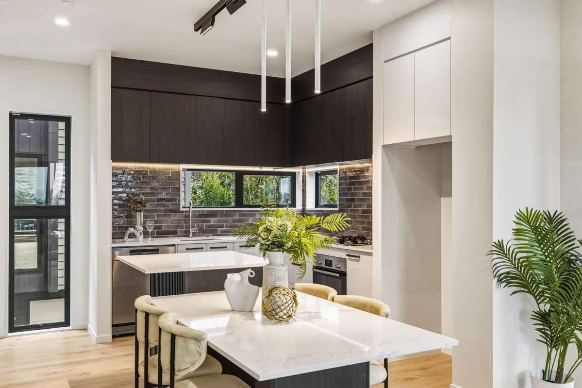 8/16 Woodford Avenue_2