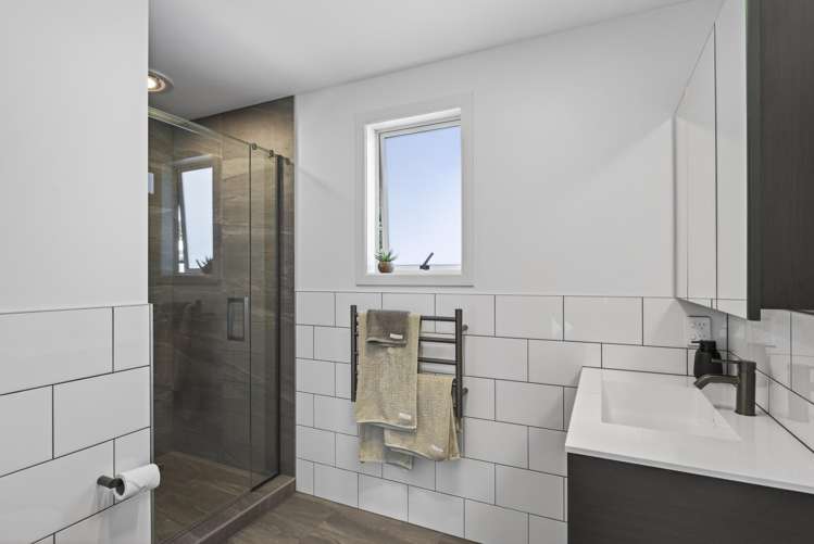 25 Waiwera Place Merrilands_7