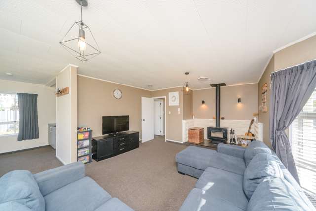 32 Ferndale Place Feilding_1