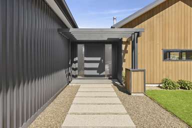 15 Bonspiel Road_2