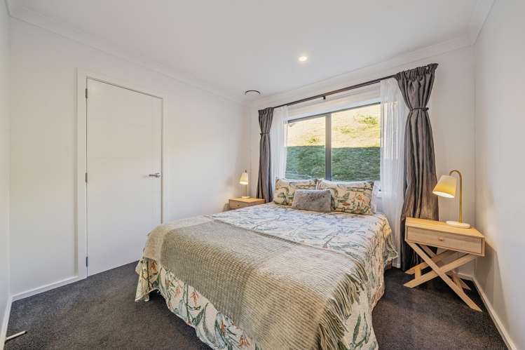 111 Queen Charlotte Drive Aotea_24
