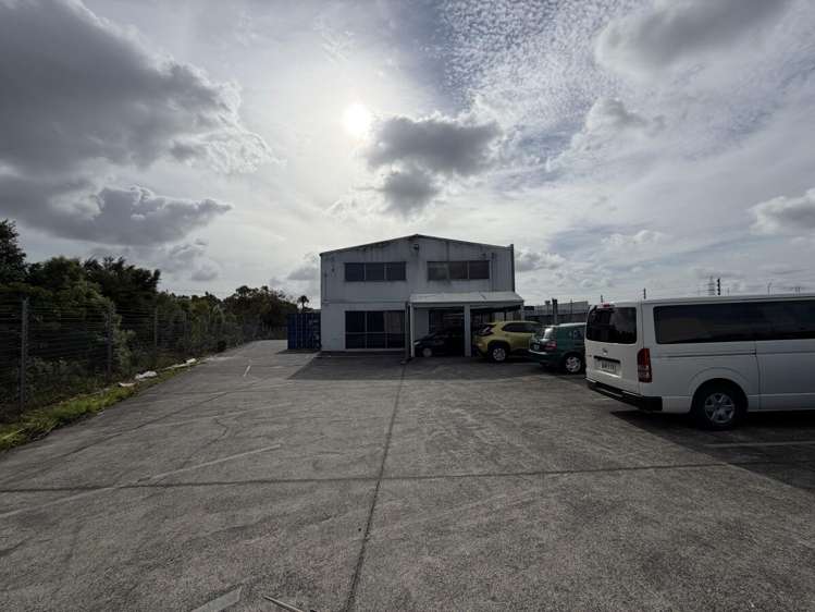 7 Portage Road New Lynn_12