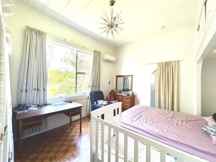 76 Onewa road Northcote Point_9