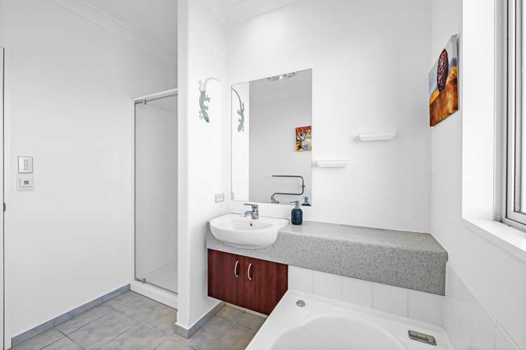 33 School Lane Kirwee_17