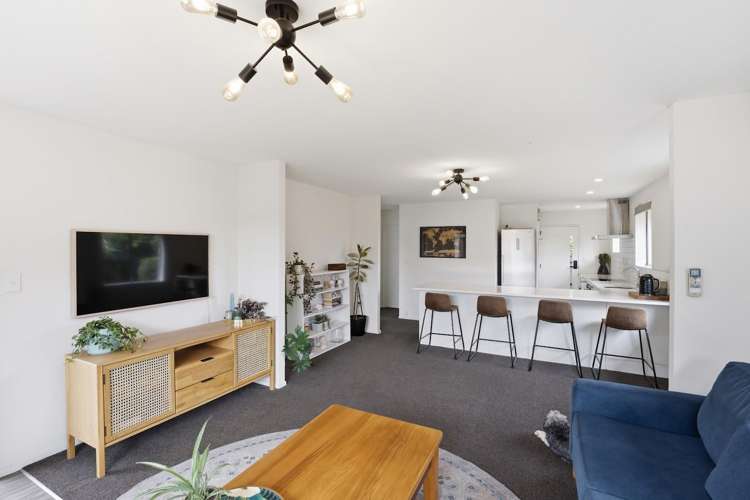 2/17b Prestons Road Redwood_2