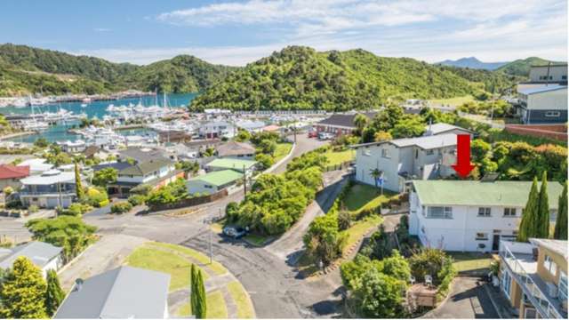 Marina Views in Picton!
