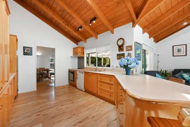 37 Bouverie Crescent_2