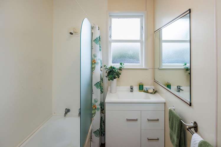 4 Ellesmere Crescent Highbury_13