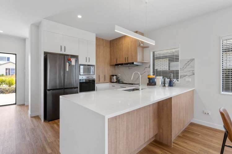 42 Siren Street Wainui_10