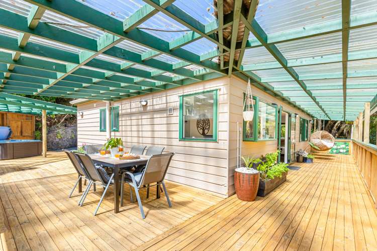 92 Scenic Drive Titirangi_17