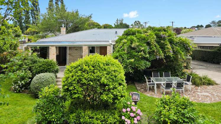 27 Greta Street Glenview_16