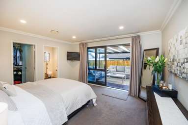 172 Pacific Drive_3
