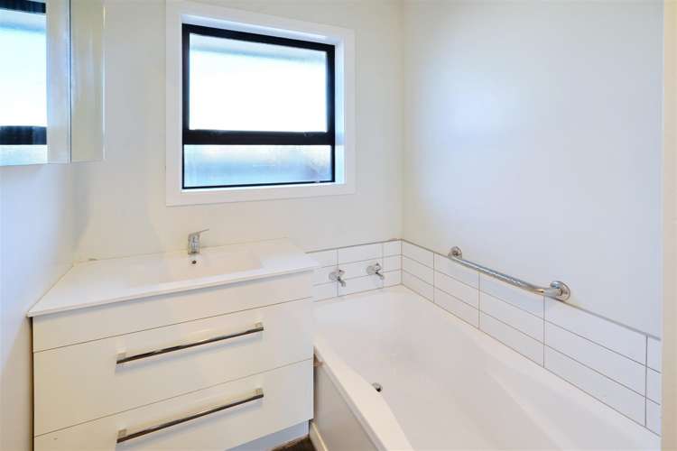 183 Shortland Street Aranui_10