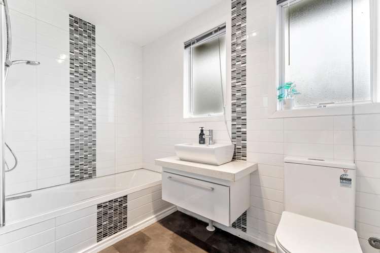 921 Whangaparaoa Road Manly_12