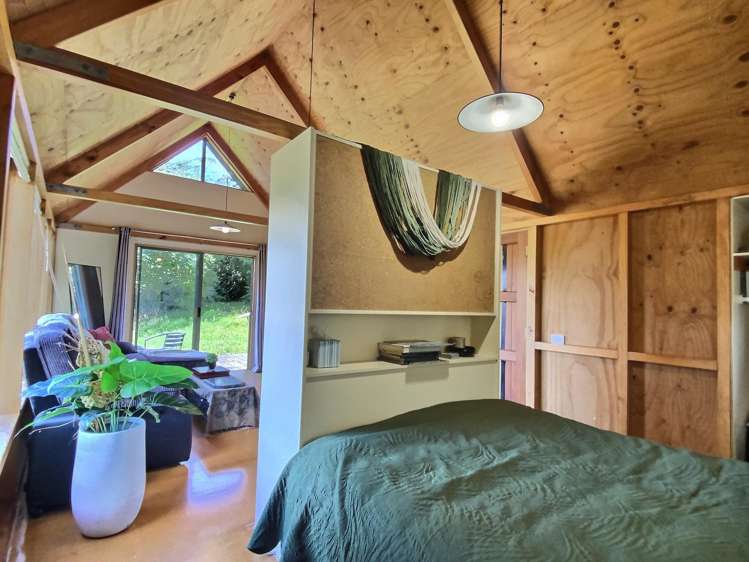 1946 Arnold Valley Road Moana_18