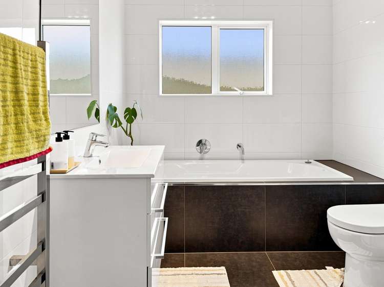 253 Alec Craig Way Gulf Harbour_8