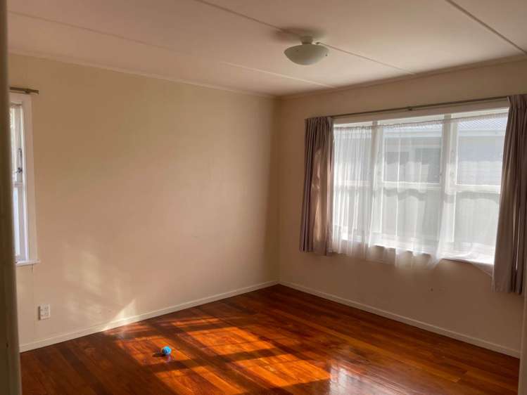 109 Vodanovich Road Te Atatu South_9