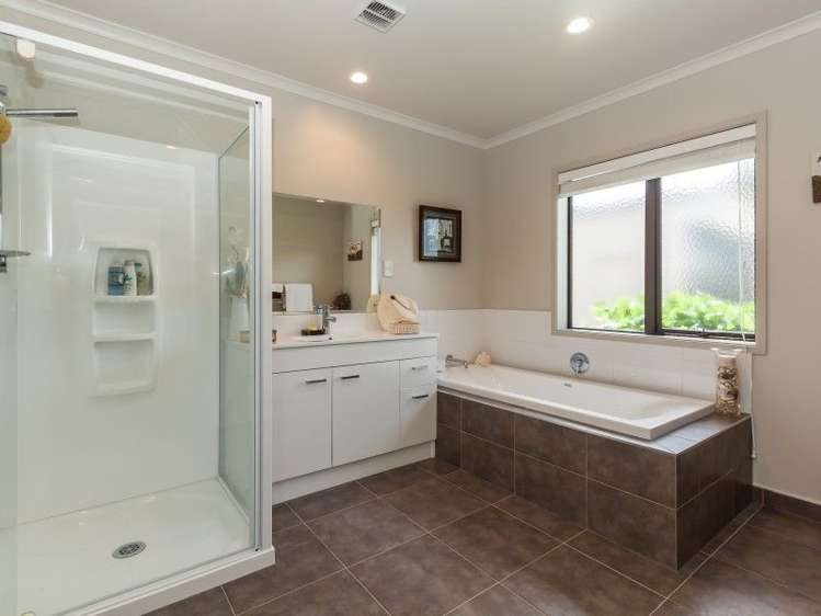 17 Cemetery Road Sanson_16